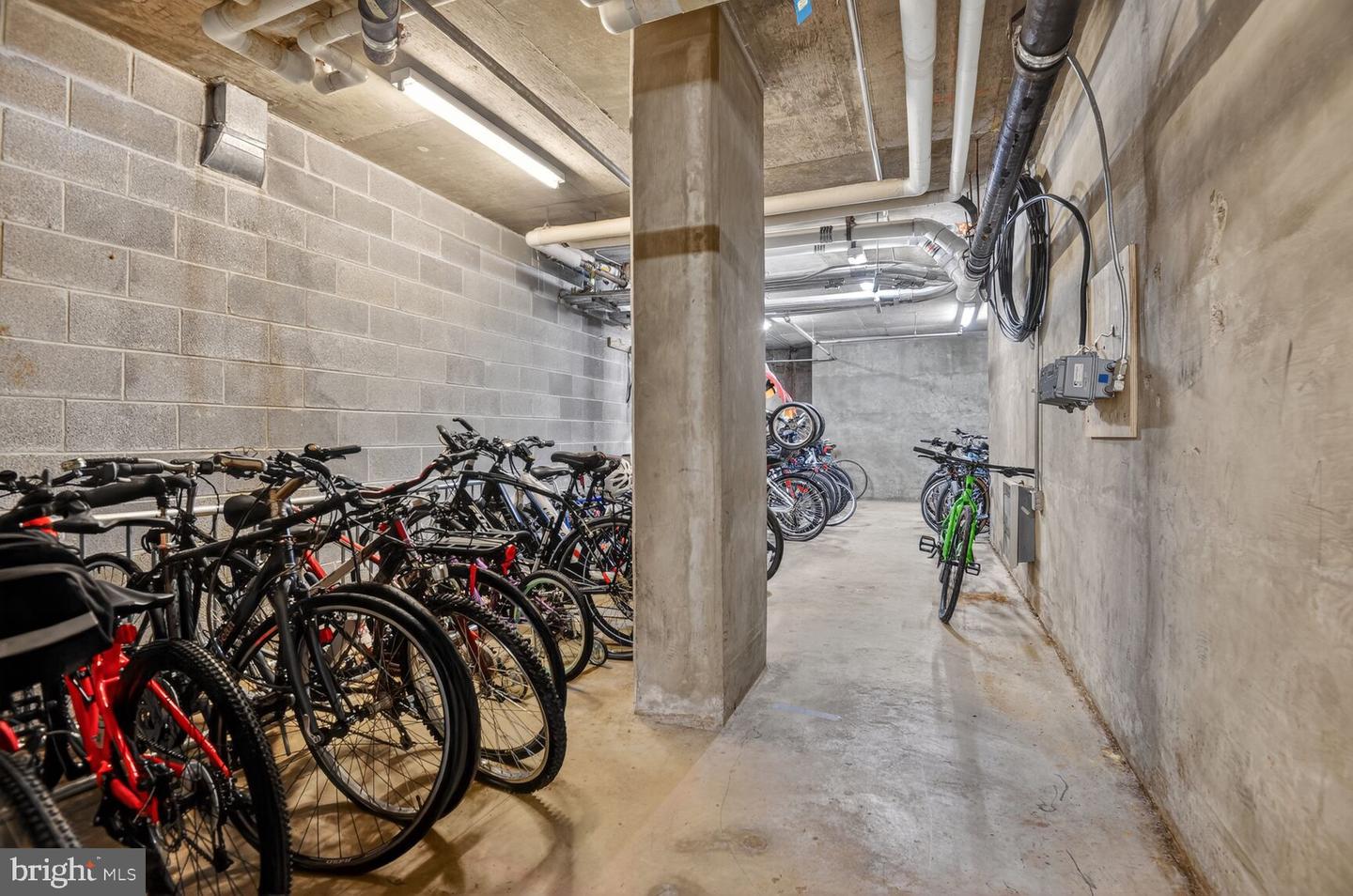 1808 OLD MEADOW RD #1105, MCLEAN, Virginia 22102, 2 Bedrooms Bedrooms, ,2 BathroomsBathrooms,Residential,For sale,1808 OLD MEADOW RD #1105,VAFX2289626 MLS # VAFX2289626