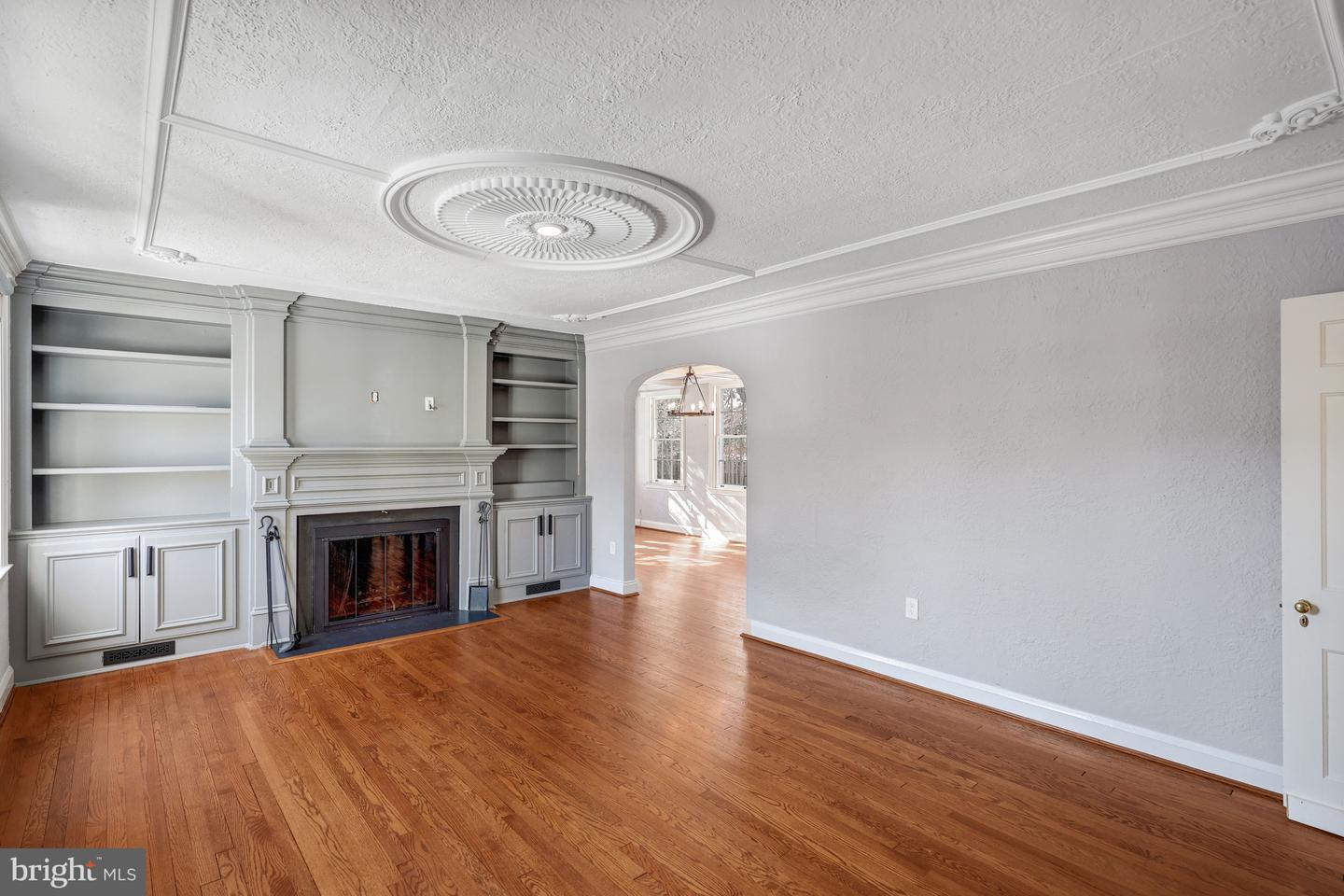 3916 MILITARY RD, ARLINGTON, Virginia 22207, 3 Bedrooms Bedrooms, ,3 BathroomsBathrooms,Residential,For sale,3916 MILITARY RD,VAAR2068652 MLS # VAAR2068652