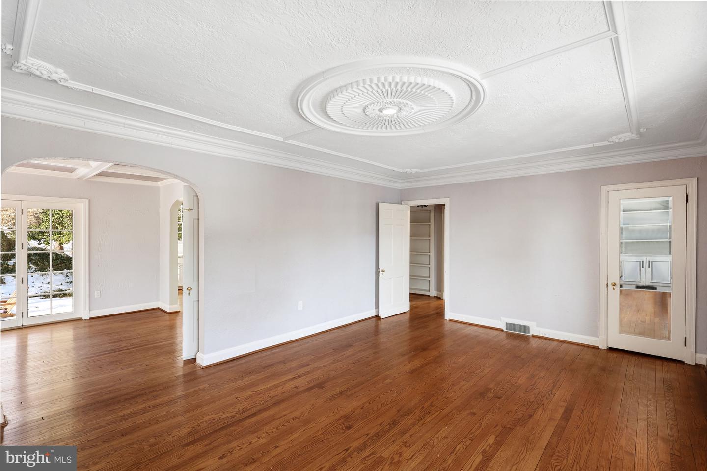 3916 MILITARY RD, ARLINGTON, Virginia 22207, 3 Bedrooms Bedrooms, ,3 BathroomsBathrooms,Residential,For sale,3916 MILITARY RD,VAAR2068652 MLS # VAAR2068652