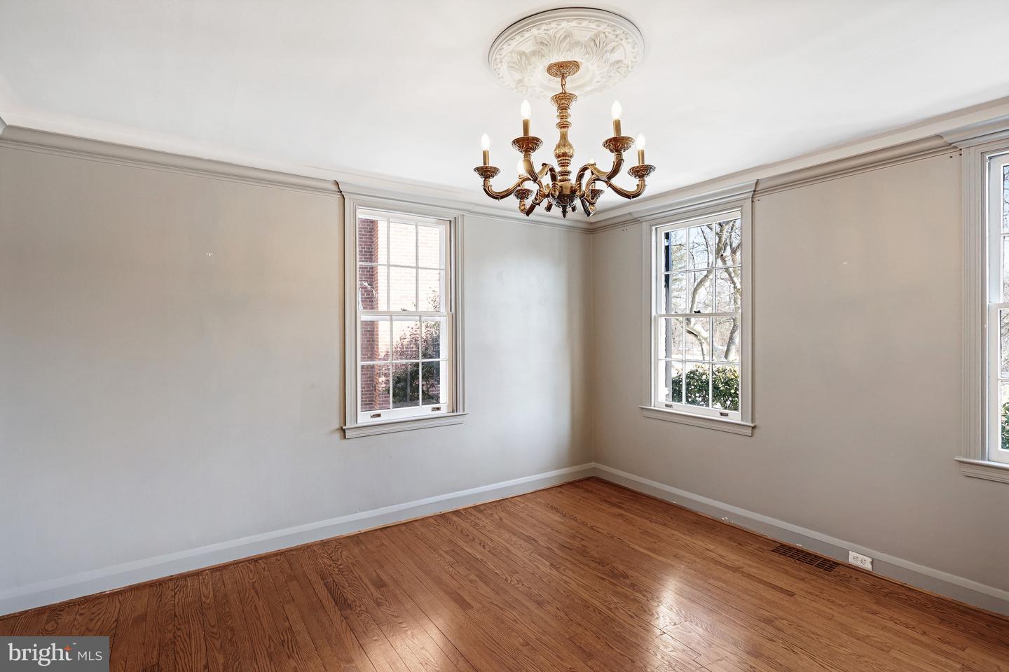 3916 MILITARY RD, ARLINGTON, Virginia 22207, 3 Bedrooms Bedrooms, ,3 BathroomsBathrooms,Residential,For sale,3916 MILITARY RD,VAAR2068652 MLS # VAAR2068652