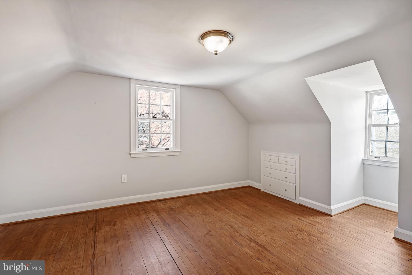 3916 MILITARY RD, ARLINGTON, Virginia 22207, 3 Bedrooms Bedrooms, ,3 BathroomsBathrooms,Residential,For sale,3916 MILITARY RD,VAAR2068652 MLS # VAAR2068652