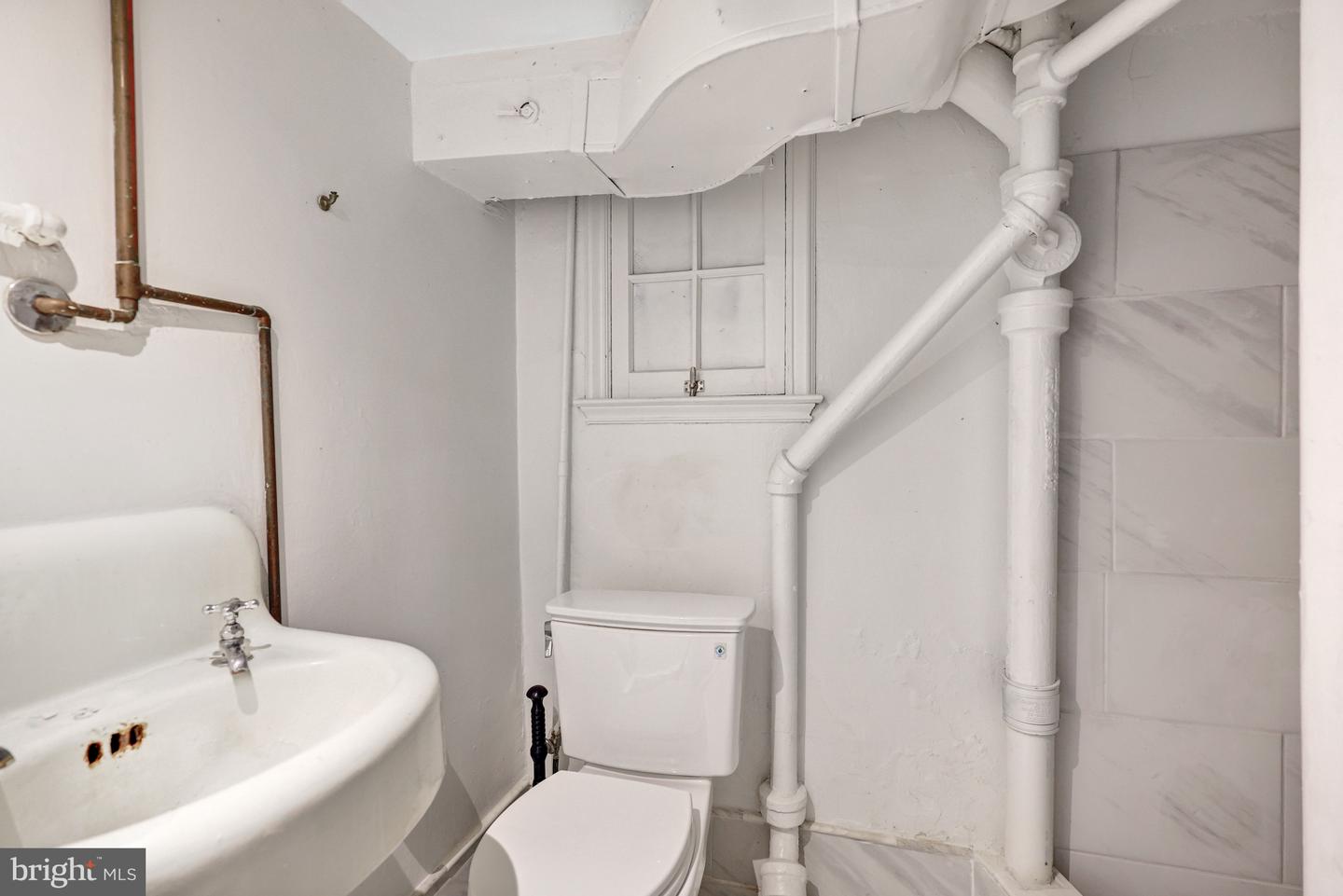 3916 MILITARY RD, ARLINGTON, Virginia 22207, 3 Bedrooms Bedrooms, ,3 BathroomsBathrooms,Residential,For sale,3916 MILITARY RD,VAAR2068652 MLS # VAAR2068652