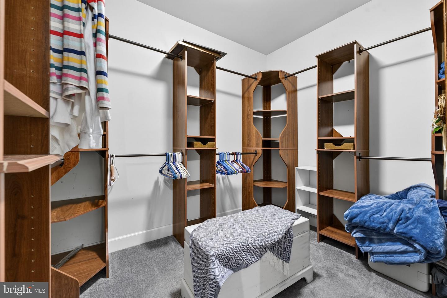 23605 ROUNDUP PL, ALDIE, Virginia 20105, 5 Bedrooms Bedrooms, ,3 BathroomsBathrooms,Residential,For sale,23605 ROUNDUP PL,VALO2115594 MLS # VALO2115594 23605 ROUNDUP PL, ALDIE, Virginia 20105, 5 Bedrooms Bedrooms, ,3 BathroomsBathrooms,Residential,For sale,23605 ROUNDUP PL,VALO2115594 MLS # VALO2115594