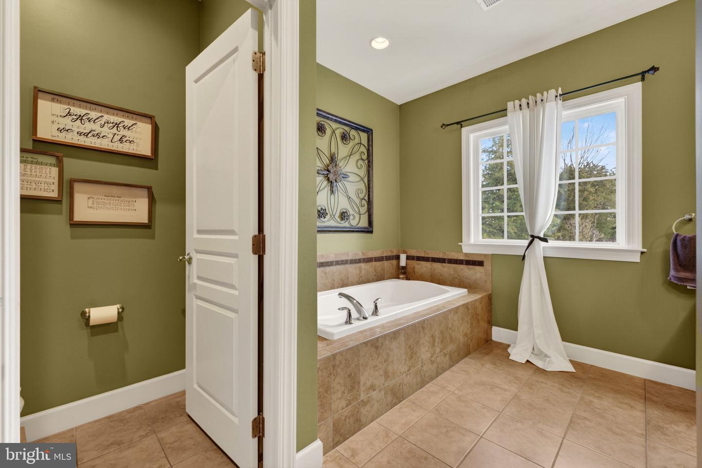 23605 ROUNDUP PL, ALDIE, Virginia 20105, 5 Bedrooms Bedrooms, ,3 BathroomsBathrooms,Residential,For sale,23605 ROUNDUP PL,VALO2115594 MLS # VALO2115594 23605 ROUNDUP PL, ALDIE, Virginia 20105, 5 Bedrooms Bedrooms, ,3 BathroomsBathrooms,Residential,For sale,23605 ROUNDUP PL,VALO2115594 MLS # VALO2115594