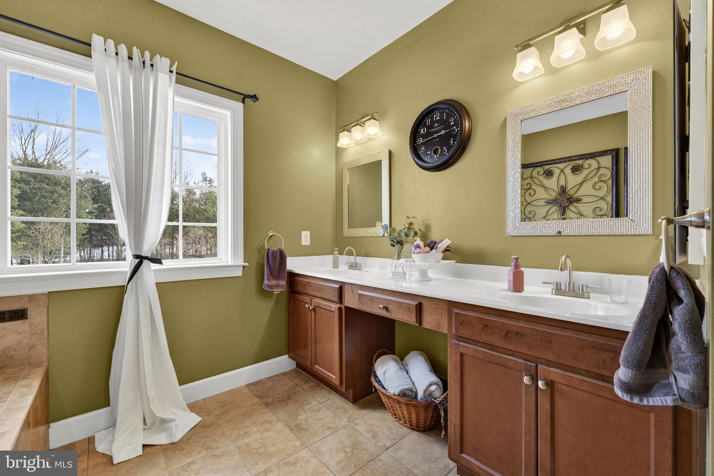 23605 ROUNDUP PL, ALDIE, Virginia 20105, 5 Bedrooms Bedrooms, ,3 BathroomsBathrooms,Residential,For sale,23605 ROUNDUP PL,VALO2115594 MLS # VALO2115594 23605 ROUNDUP PL, ALDIE, Virginia 20105, 5 Bedrooms Bedrooms, ,3 BathroomsBathrooms,Residential,For sale,23605 ROUNDUP PL,VALO2115594 MLS # VALO2115594