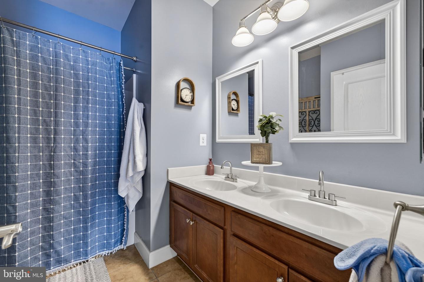 23605 ROUNDUP PL, ALDIE, Virginia 20105, 5 Bedrooms Bedrooms, ,3 BathroomsBathrooms,Residential,For sale,23605 ROUNDUP PL,VALO2115594 MLS # VALO2115594 23605 ROUNDUP PL, ALDIE, Virginia 20105, 5 Bedrooms Bedrooms, ,3 BathroomsBathrooms,Residential,For sale,23605 ROUNDUP PL,VALO2115594 MLS # VALO2115594