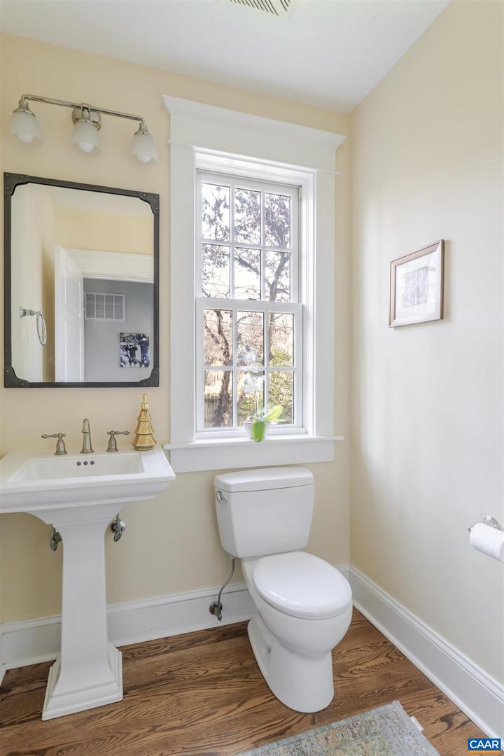 1826 WAYSIDE PL, CHARLOTTESVILLE, Virginia 22903, 4 Bedrooms Bedrooms, ,4 BathroomsBathrooms,Residential,For sale,1826 WAYSIDE PL,673270 MLS # 673270