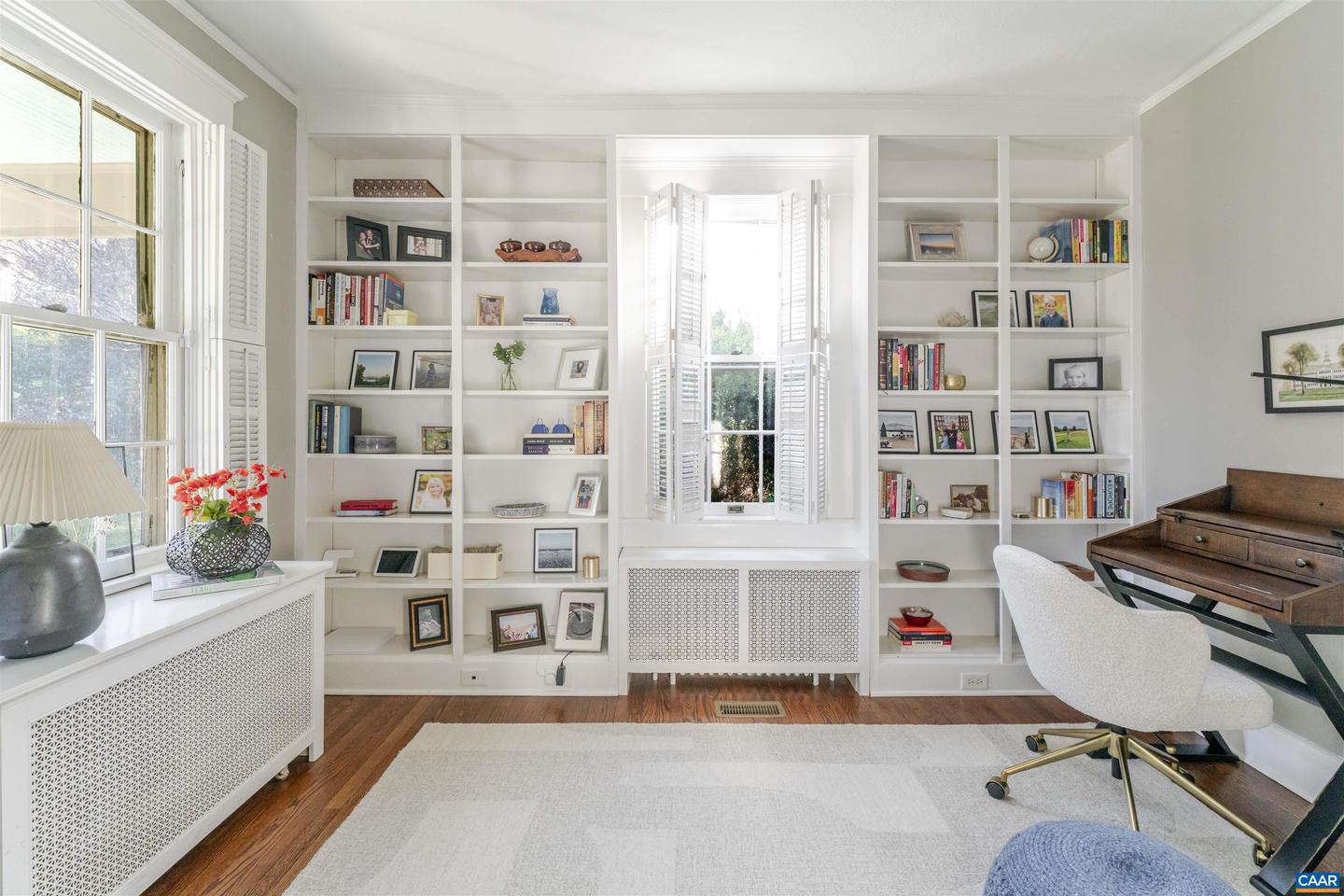 1826 WAYSIDE PL, CHARLOTTESVILLE, Virginia 22903, 4 Bedrooms Bedrooms, ,4 BathroomsBathrooms,Residential,For sale,1826 WAYSIDE PL,673270 MLS # 673270