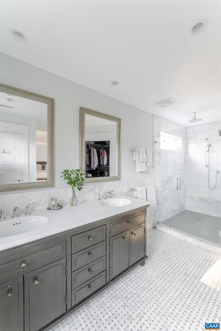 1826 WAYSIDE PL, CHARLOTTESVILLE, Virginia 22903, 4 Bedrooms Bedrooms, ,4 BathroomsBathrooms,Residential,For sale,1826 WAYSIDE PL,673270 MLS # 673270