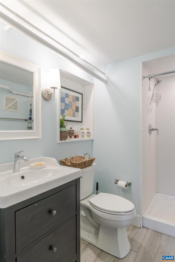 1826 WAYSIDE PL, CHARLOTTESVILLE, Virginia 22903, 4 Bedrooms Bedrooms, ,4 BathroomsBathrooms,Residential,For sale,1826 WAYSIDE PL,673270 MLS # 673270