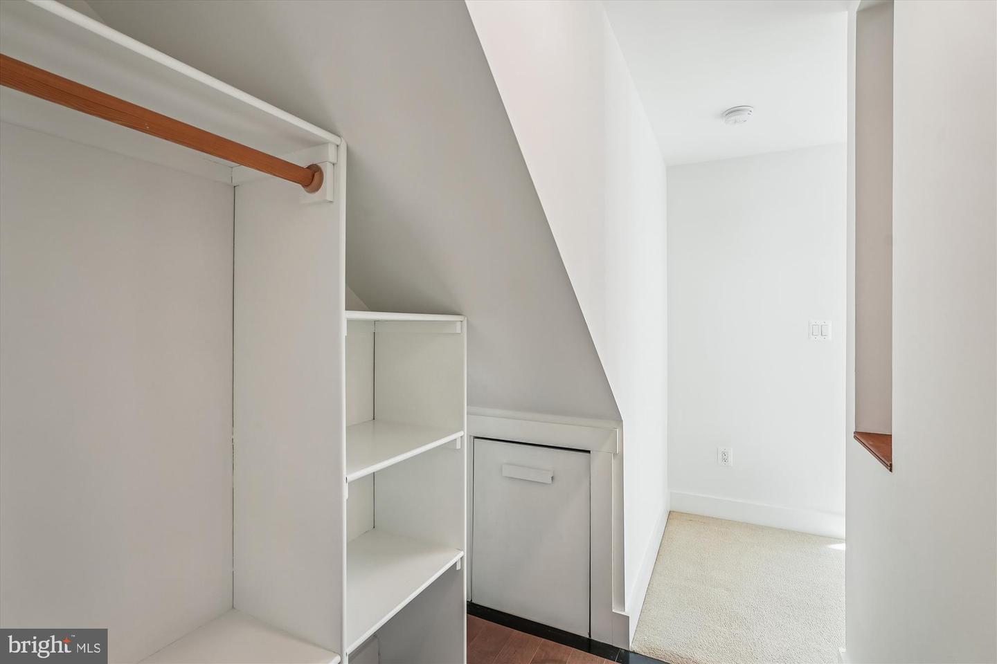 104 PERSHING AVE NW, LEESBURG, Virginia 20176, 3 Bedrooms Bedrooms, 11 Rooms Rooms,2 BathroomsBathrooms,Residential,For sale,104 PERSHING AVE NW,VALO2115902 MLS # VALO2115902