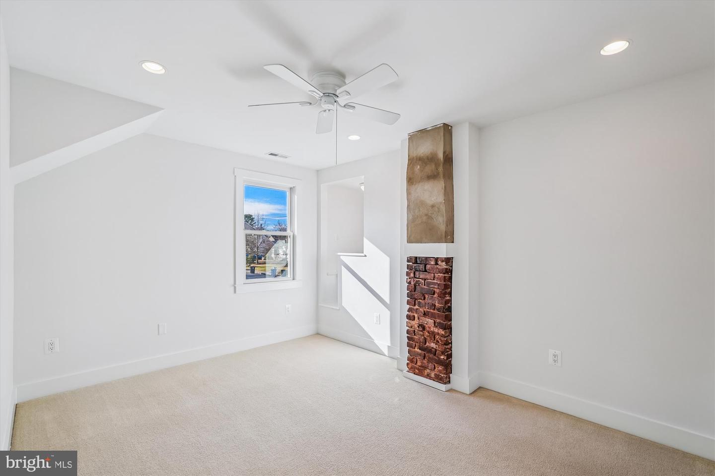 104 PERSHING AVE NW, LEESBURG, Virginia 20176, 3 Bedrooms Bedrooms, 11 Rooms Rooms,2 BathroomsBathrooms,Residential,For sale,104 PERSHING AVE NW,VALO2115902 MLS # VALO2115902