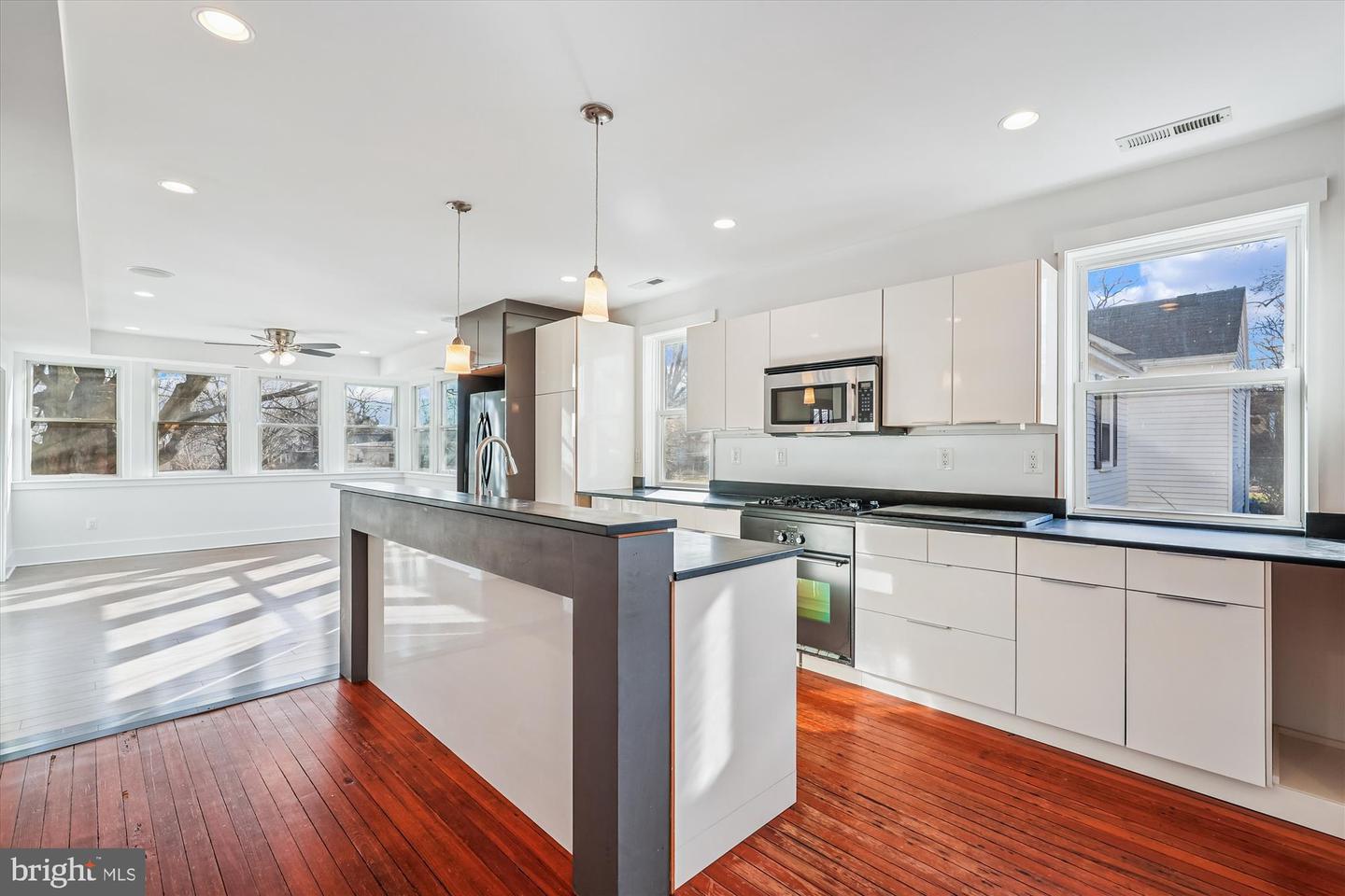 104 PERSHING AVE NW, LEESBURG, Virginia 20176, 3 Bedrooms Bedrooms, 11 Rooms Rooms,2 BathroomsBathrooms,Residential,For sale,104 PERSHING AVE NW,VALO2115902 MLS # VALO2115902