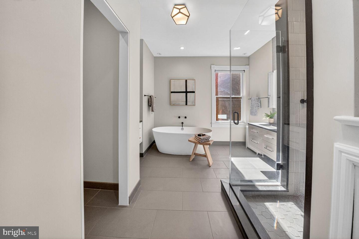 216 N ST NW, WASHINGTON, District Of Columbia 20001, 3 Bedrooms Bedrooms, 6 Rooms Rooms,2 BathroomsBathrooms,Residential,For sale,216 N ST NW,DCDC2246236 MLS # DCDC2246236