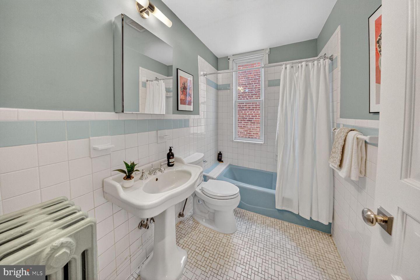 216 N ST NW, WASHINGTON, District Of Columbia 20001, 3 Bedrooms Bedrooms, 6 Rooms Rooms,2 BathroomsBathrooms,Residential,For sale,216 N ST NW,DCDC2246236 MLS # DCDC2246236