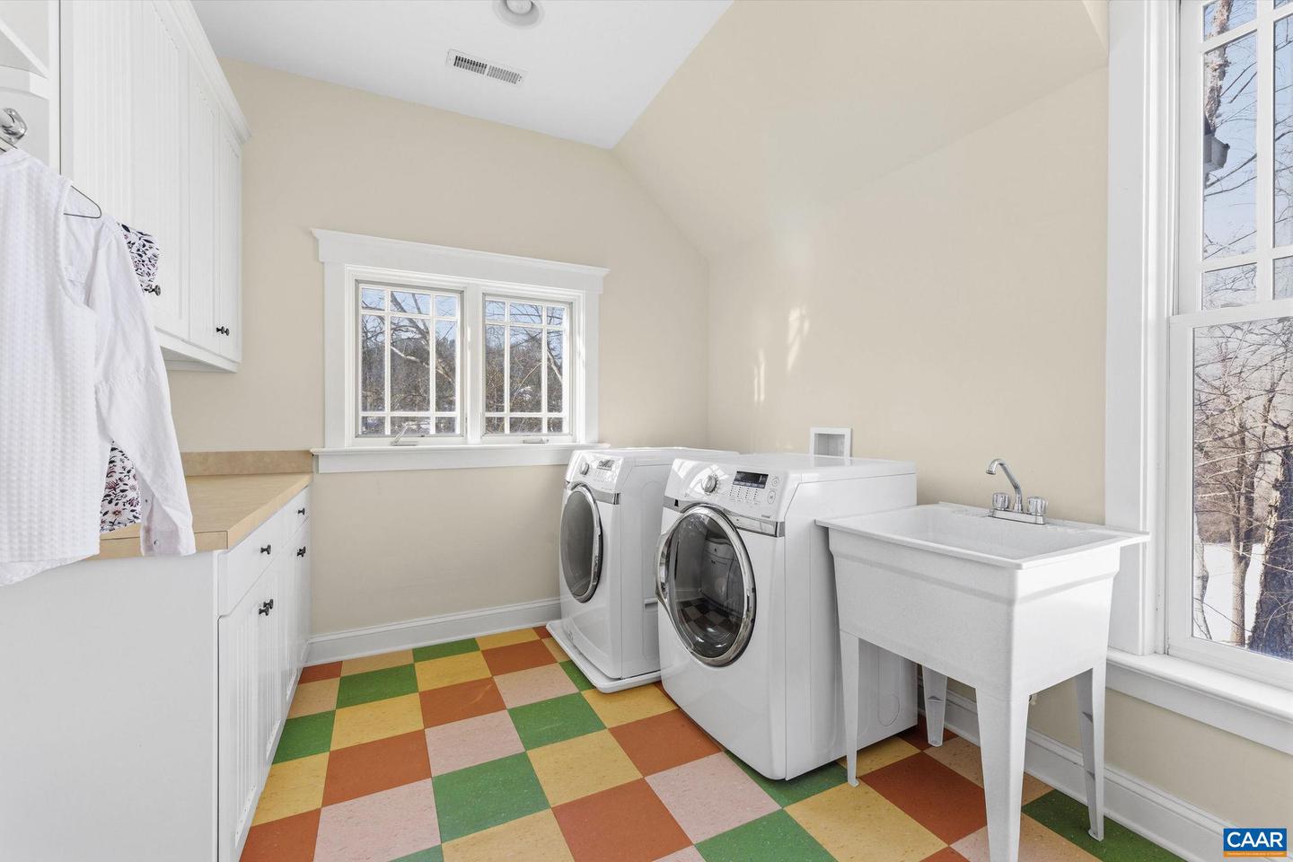 3135 ROCKS FARM CT, CHARLOTTESVILLE, Virginia 22903, 5 Bedrooms Bedrooms, ,4 BathroomsBathrooms,Residential,For sale,3135 ROCKS FARM CT,673280 MLS # 673280