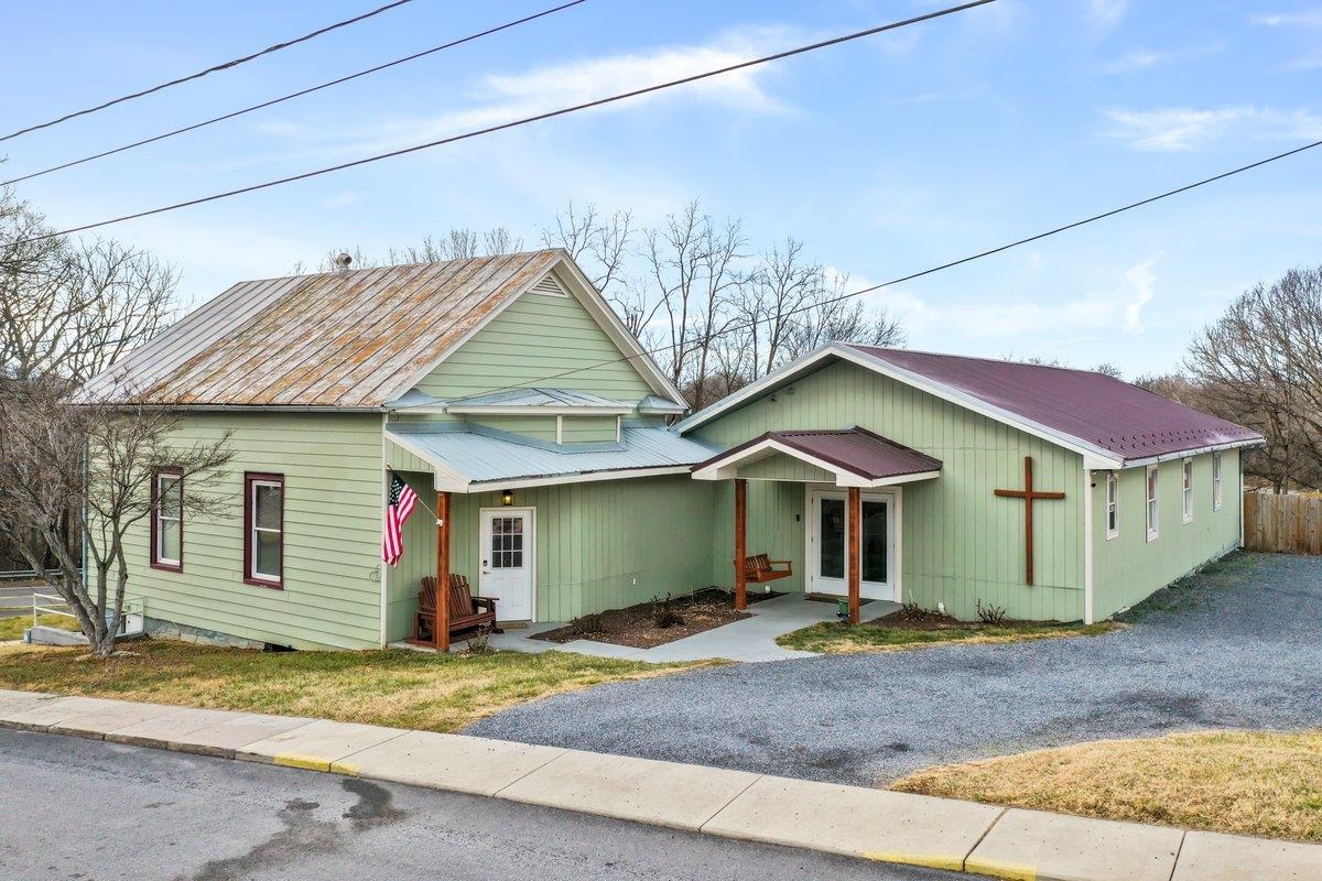 6043 BROAD ST, MOUNT JACKSON, Virginia 22842, ,Commercial,6043 BROAD ST,673285 MLS # 673285
