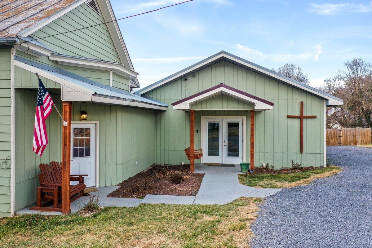 6043 BROAD ST, MOUNT JACKSON, Virginia 22842, ,Commercial,6043 BROAD ST,673285 MLS # 673285