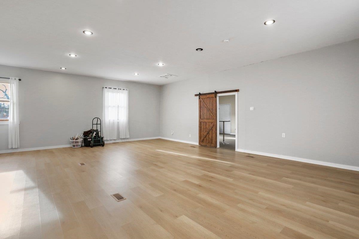 6043 BROAD ST, MOUNT JACKSON, Virginia 22842, ,Commercial,6043 BROAD ST,673285 MLS # 673285