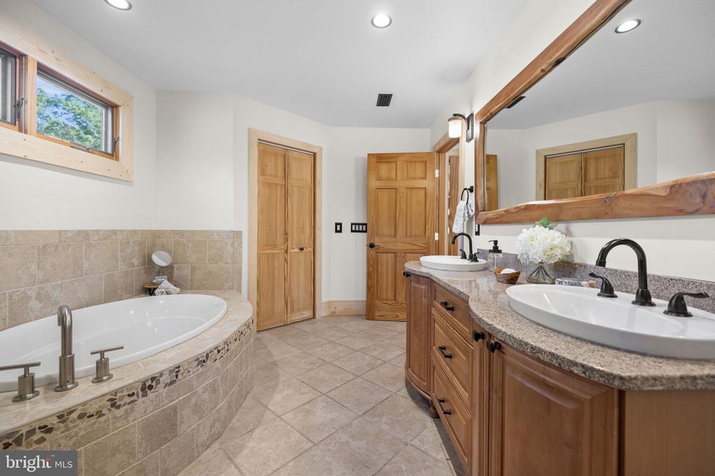 12808 FAULCONERS CT, SPOTSYLVANIA, Virginia 22551, 3 Bedrooms Bedrooms, ,3 BathroomsBathrooms,Residential,12808 FAULCONERS CT,VASP2039298 MLS # VASP2039298