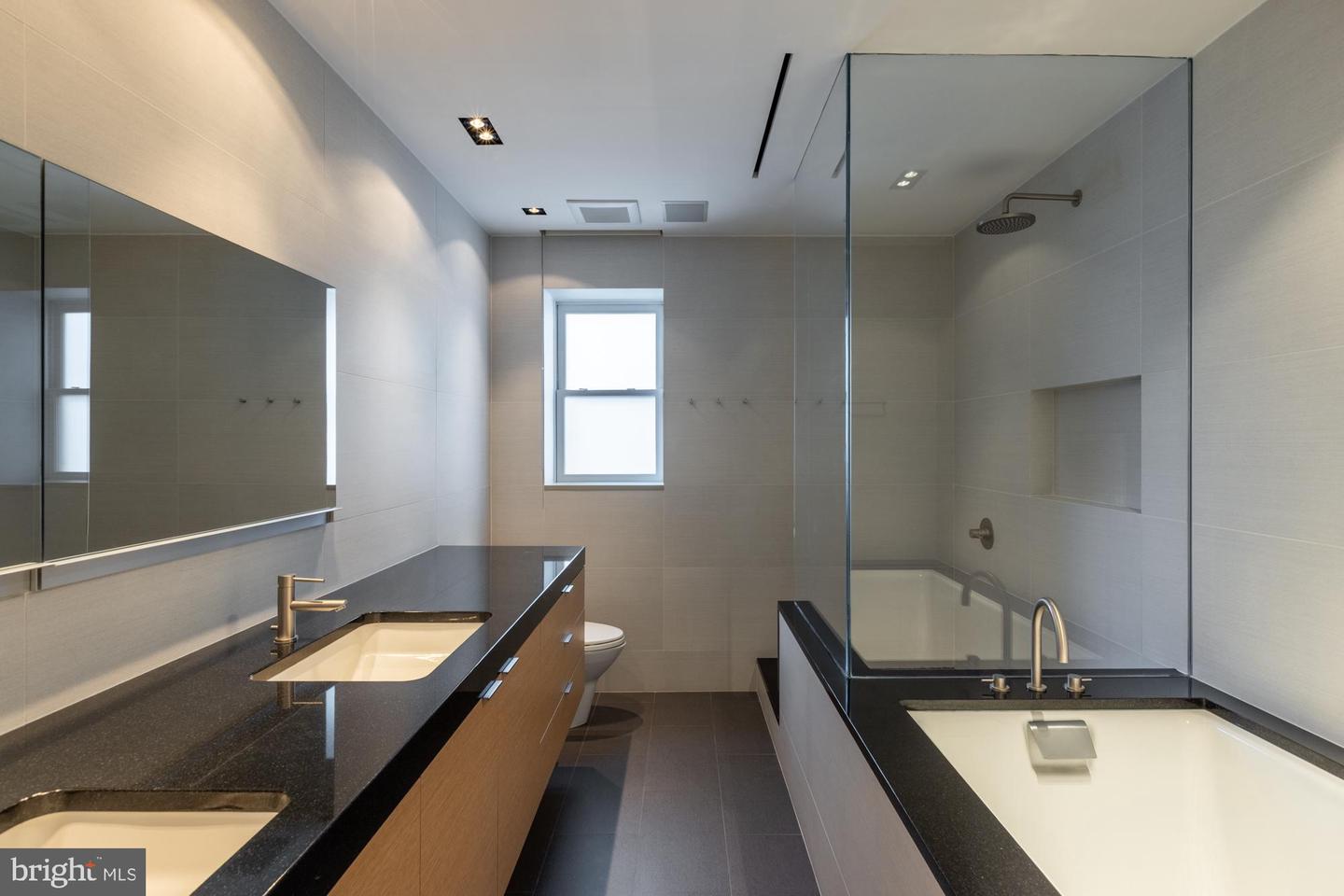 2101 CONNECTICUT AVE NW #24, WASHINGTON, District Of Columbia 20008, ,Residential,For sale,2101 CONNECTICUT AVE NW #24,DCDC2221078 MLS # DCDC2221078