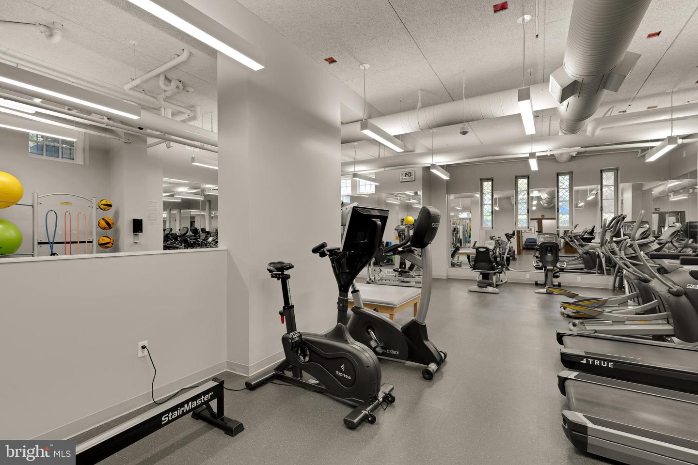 2101 CONNECTICUT AVE NW #24, WASHINGTON, District Of Columbia 20008, ,Residential,For sale,2101 CONNECTICUT AVE NW #24,DCDC2221078 MLS # DCDC2221078