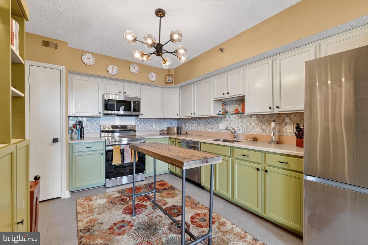 1016 S WAYNE ST #302, ARLINGTON, Virginia 22204, 2 Bedrooms Bedrooms, ,2 BathroomsBathrooms,Residential,For sale,1016 S WAYNE ST #302,VAAR2065944 MLS # VAAR2065944 1016 S WAYNE ST #302, ARLINGTON, Virginia 22204, 2 Bedrooms Bedrooms, ,2 BathroomsBathrooms,Residential,For sale,1016 S WAYNE ST #302,VAAR2065944 MLS # VAAR2065944