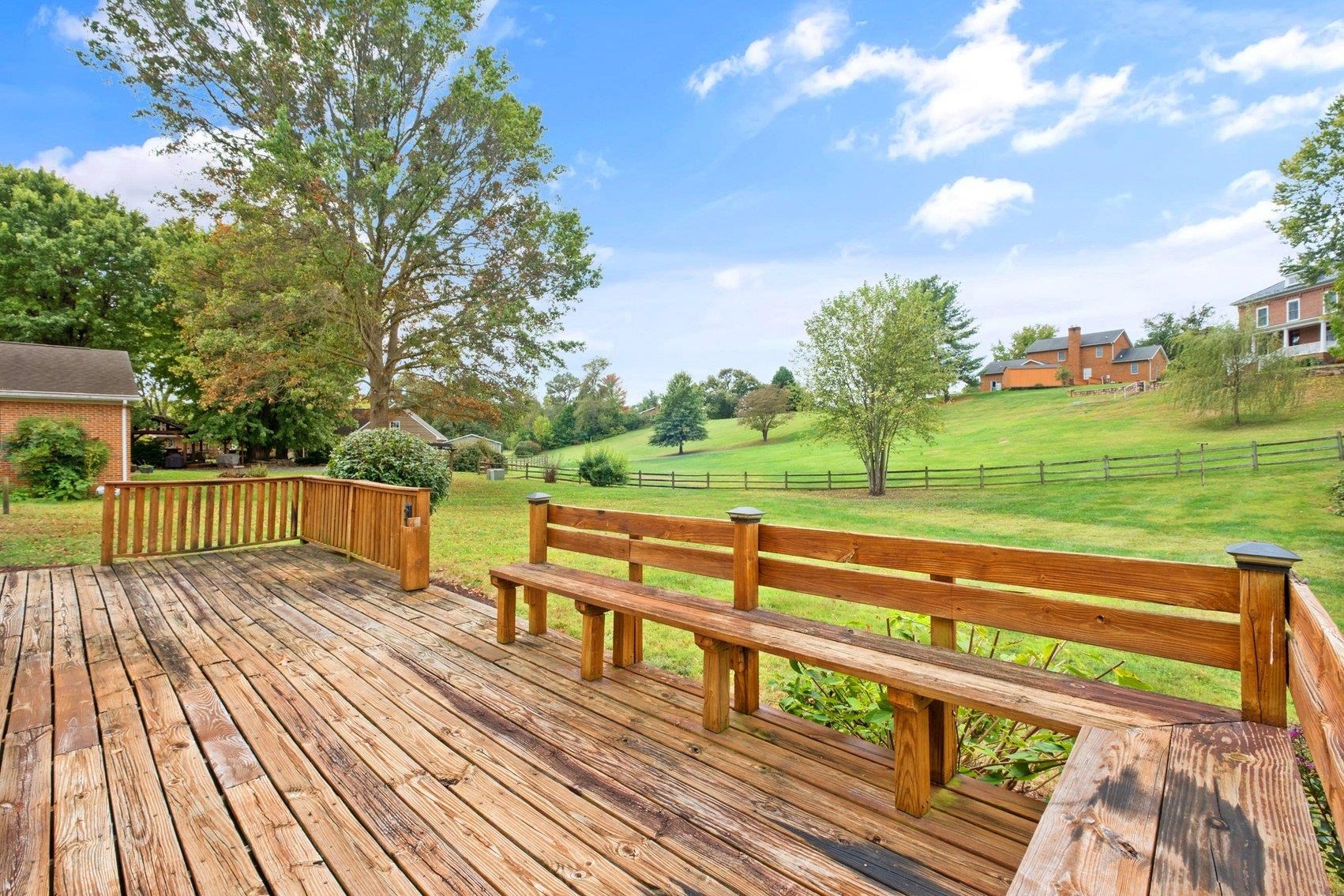 103 HOLLY HILL DR, BRIDGEWATER, Virginia 22812, 3 Bedrooms Bedrooms, ,2 BathroomsBathrooms,Residential,103 HOLLY HILL DR,673303 MLS # 673303