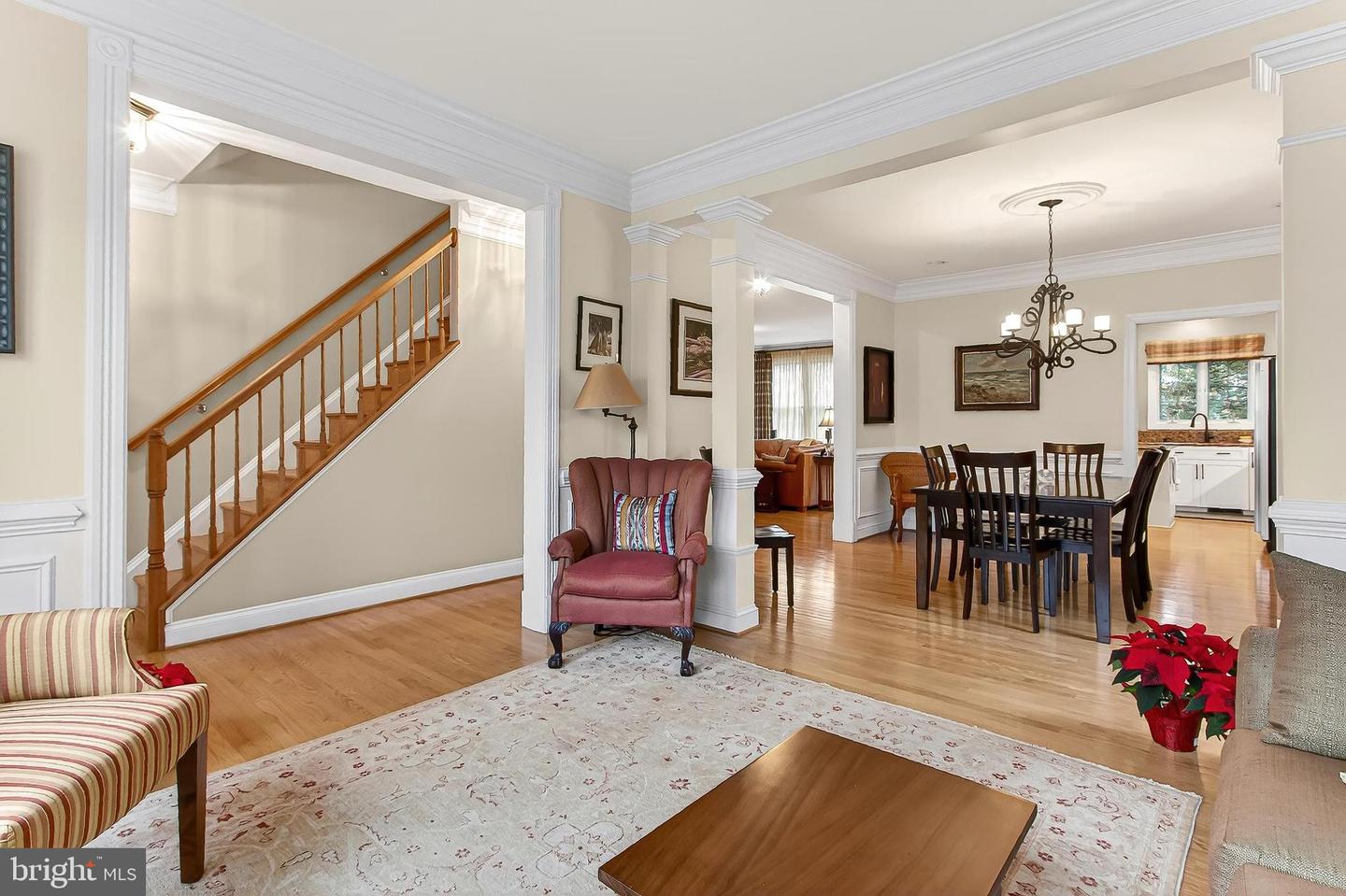 4818 9TH ST S, ARLINGTON, Virginia 22204, 5 Bedrooms Bedrooms, 11 Rooms Rooms,3 BathroomsBathrooms,Residential,For sale,4818 9TH ST S,VAAR2066932 MLS # VAAR2066932