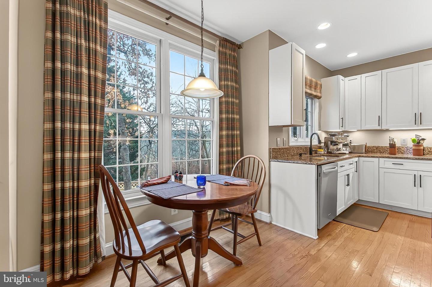 4818 9TH ST S, ARLINGTON, Virginia 22204, 5 Bedrooms Bedrooms, 11 Rooms Rooms,3 BathroomsBathrooms,Residential,For sale,4818 9TH ST S,VAAR2066932 MLS # VAAR2066932