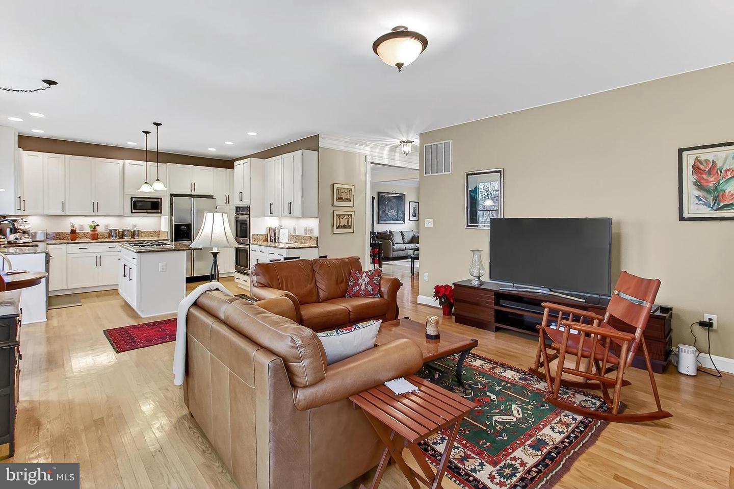 4818 9TH ST S, ARLINGTON, Virginia 22204, 5 Bedrooms Bedrooms, 11 Rooms Rooms,3 BathroomsBathrooms,Residential,For sale,4818 9TH ST S,VAAR2066932 MLS # VAAR2066932