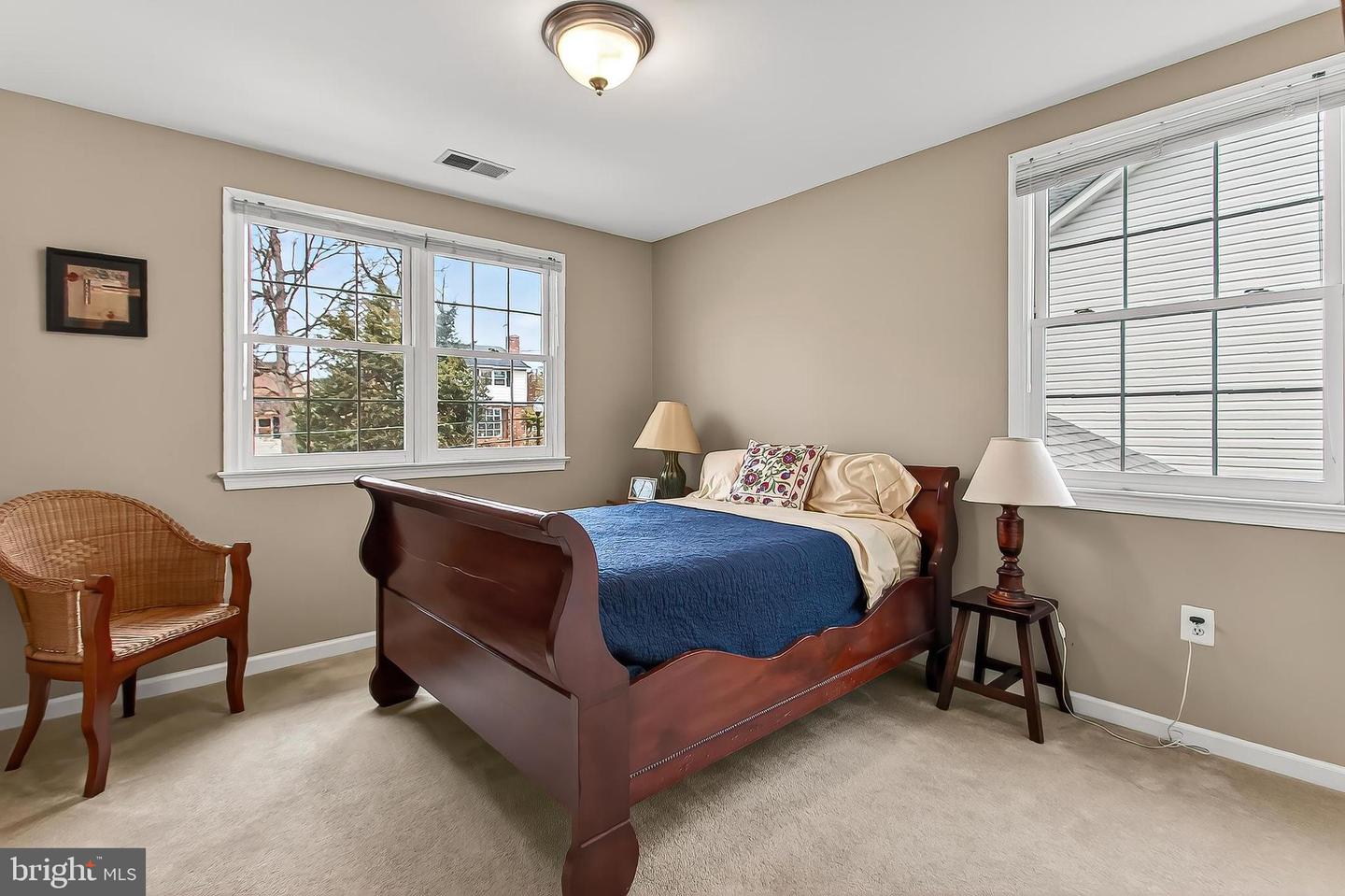 4818 9TH ST S, ARLINGTON, Virginia 22204, 5 Bedrooms Bedrooms, 11 Rooms Rooms,3 BathroomsBathrooms,Residential,For sale,4818 9TH ST S,VAAR2066932 MLS # VAAR2066932