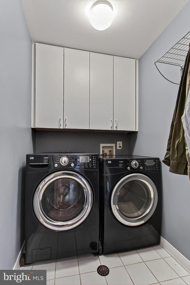 4818 9TH ST S, ARLINGTON, Virginia 22204, 5 Bedrooms Bedrooms, 11 Rooms Rooms,3 BathroomsBathrooms,Residential,For sale,4818 9TH ST S,VAAR2066932 MLS # VAAR2066932