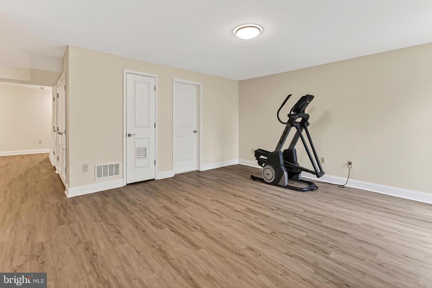 4818 9TH ST S, ARLINGTON, Virginia 22204, 5 Bedrooms Bedrooms, 11 Rooms Rooms,3 BathroomsBathrooms,Residential,For sale,4818 9TH ST S,VAAR2066932 MLS # VAAR2066932