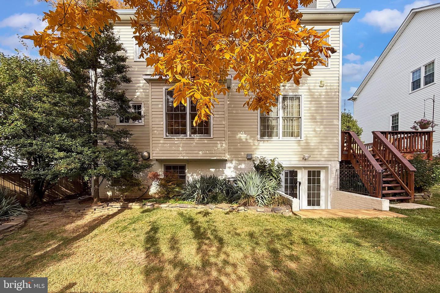 4818 9TH ST S, ARLINGTON, Virginia 22204, 5 Bedrooms Bedrooms, 11 Rooms Rooms,3 BathroomsBathrooms,Residential,For sale,4818 9TH ST S,VAAR2066932 MLS # VAAR2066932