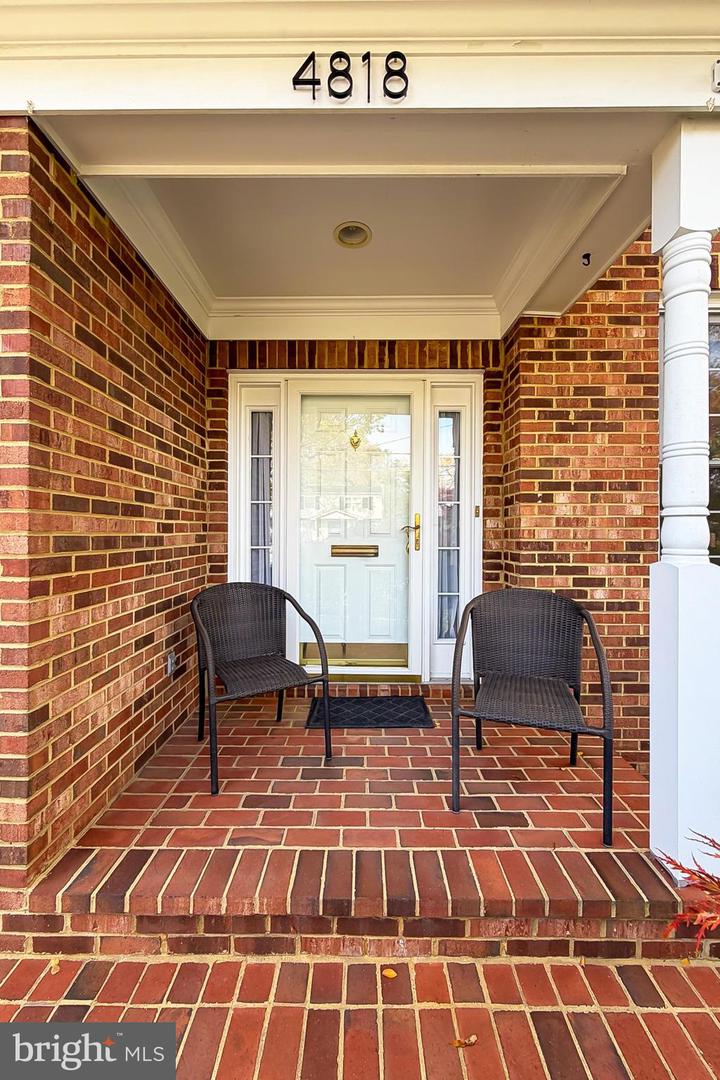 4818 9TH ST S, ARLINGTON, Virginia 22204, 5 Bedrooms Bedrooms, 11 Rooms Rooms,3 BathroomsBathrooms,Residential,For sale,4818 9TH ST S,VAAR2066932 MLS # VAAR2066932