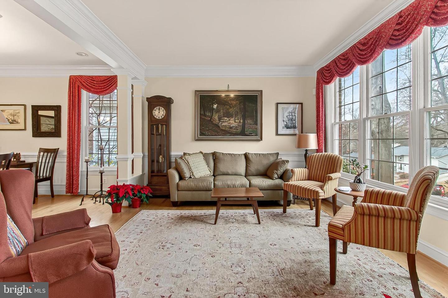 4818 9TH ST S, ARLINGTON, Virginia 22204, 5 Bedrooms Bedrooms, 11 Rooms Rooms,3 BathroomsBathrooms,Residential,For sale,4818 9TH ST S,VAAR2066932 MLS # VAAR2066932