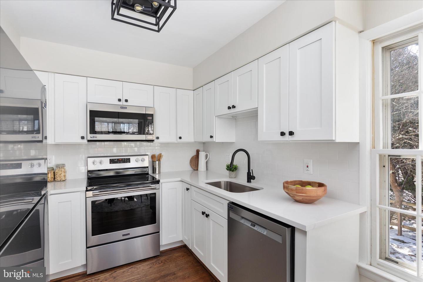 5 RAWLSTON CT, STERLING, Virginia 20165, 2 Bedrooms Bedrooms, ,2 BathroomsBathrooms,Residential,For sale,5 RAWLSTON CT,VALO2113394 MLS # VALO2113394