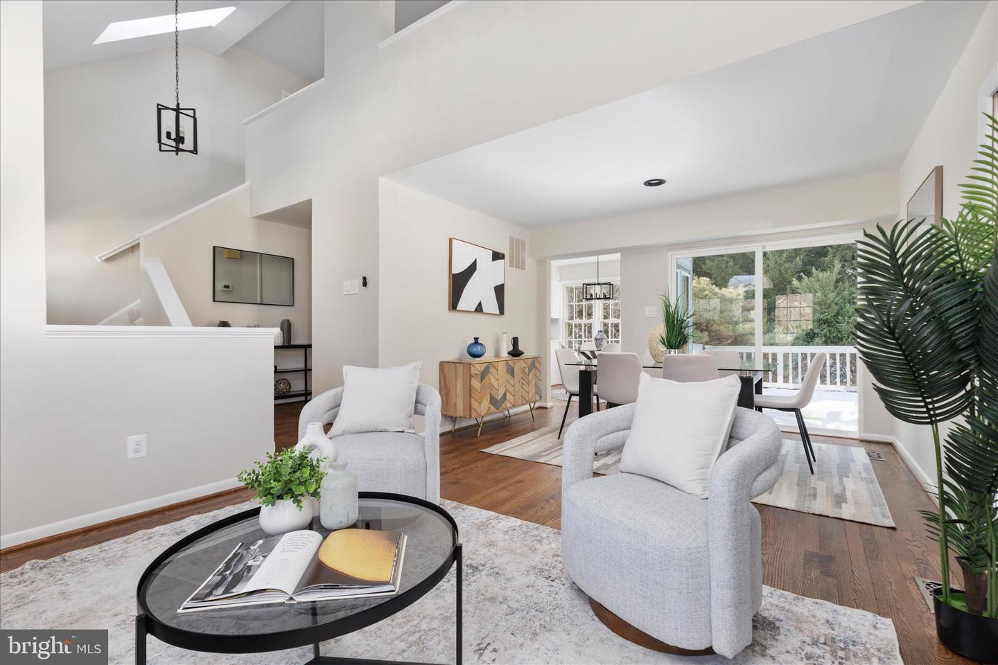 5 RAWLSTON CT, STERLING, Virginia 20165, 2 Bedrooms Bedrooms, ,2 BathroomsBathrooms,Residential,For sale,5 RAWLSTON CT,VALO2113394 MLS # VALO2113394