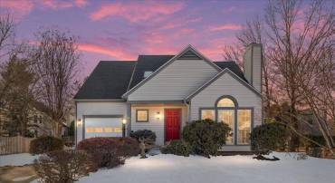 5 RAWLSTON CT, STERLING, Virginia 20165, 2 Bedrooms Bedrooms, ,2 BathroomsBathrooms,Residential,For sale,5 RAWLSTON CT,VALO2113394 MLS # VALO2113394