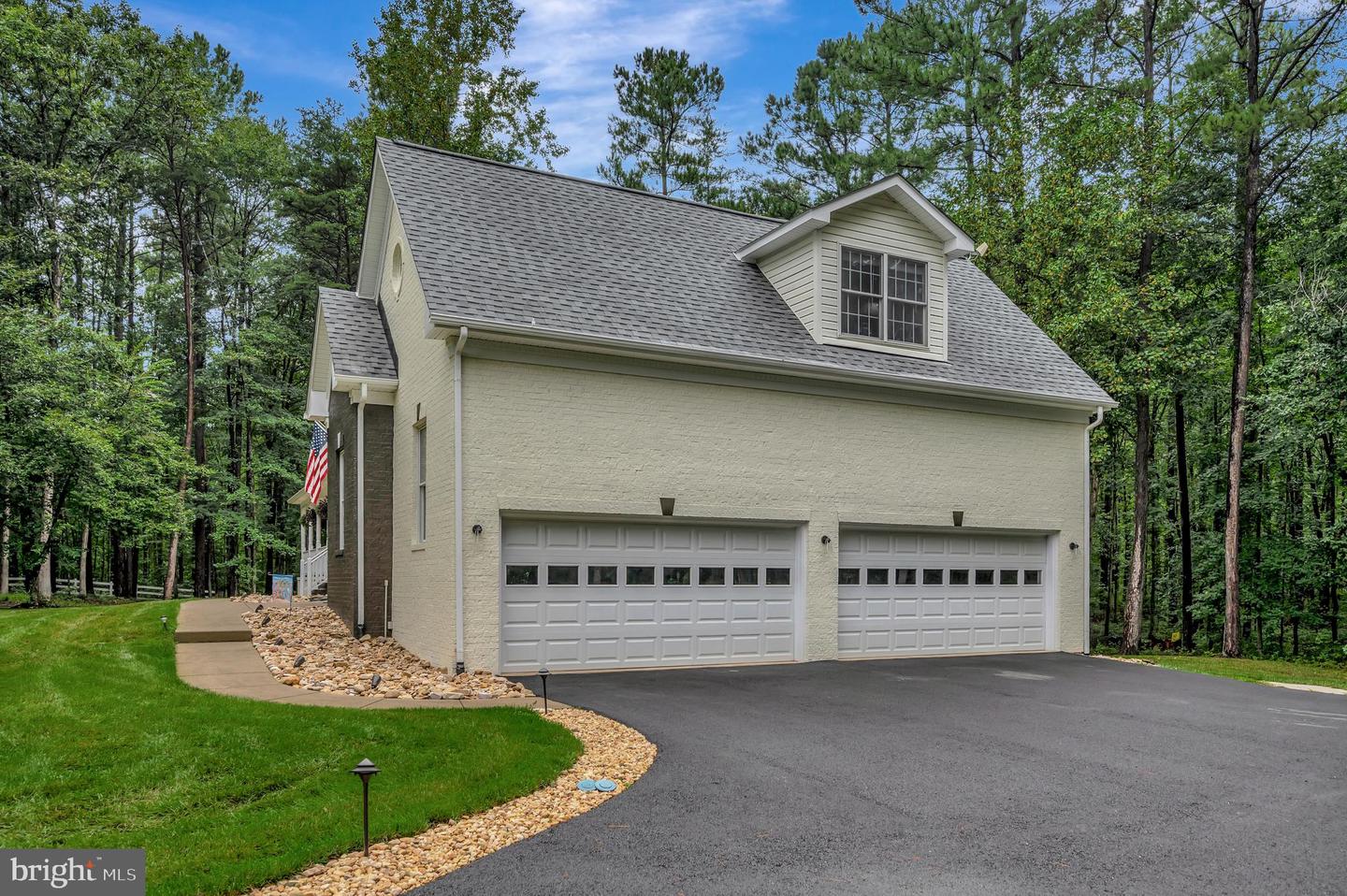 12001 HONOR BRIDGE FARM DR, SPOTSYLVANIA, Virginia 22551, 7 Bedrooms Bedrooms, ,5 BathroomsBathrooms,Residential,For sale,12001 HONOR BRIDGE FARM DR,VASP2038606 MLS # VASP2038606