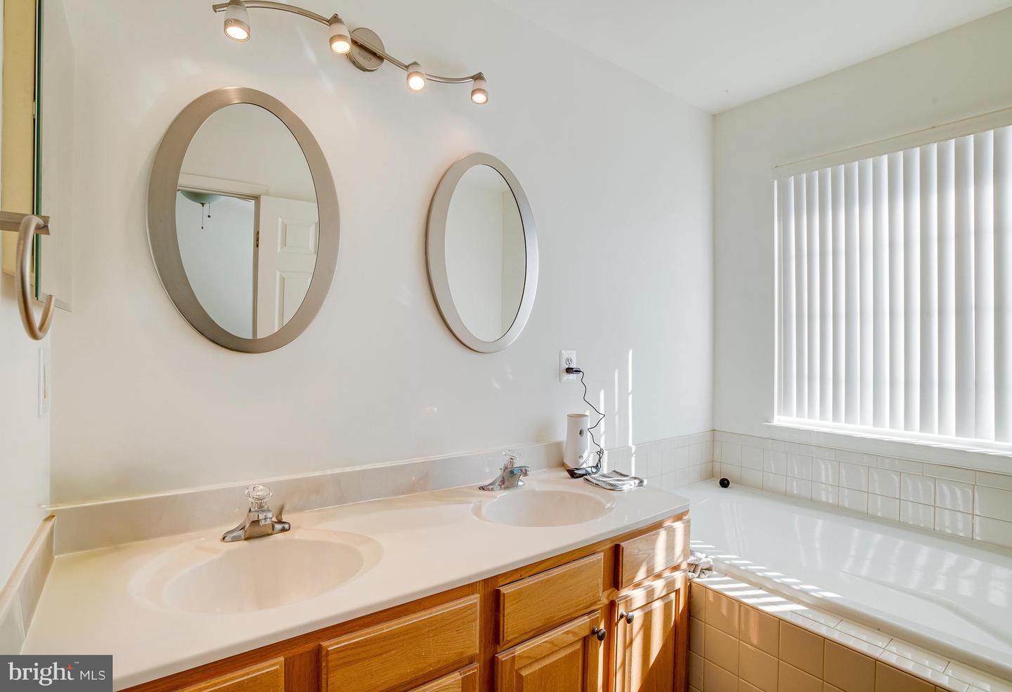 6154 NEWTON LN, BEALETON, Virginia 22712, 3 Bedrooms Bedrooms, 11 Rooms Rooms,2 BathroomsBathrooms,Residential,For sale,6154 NEWTON LN,VAFQ2020168 MLS # VAFQ2020168