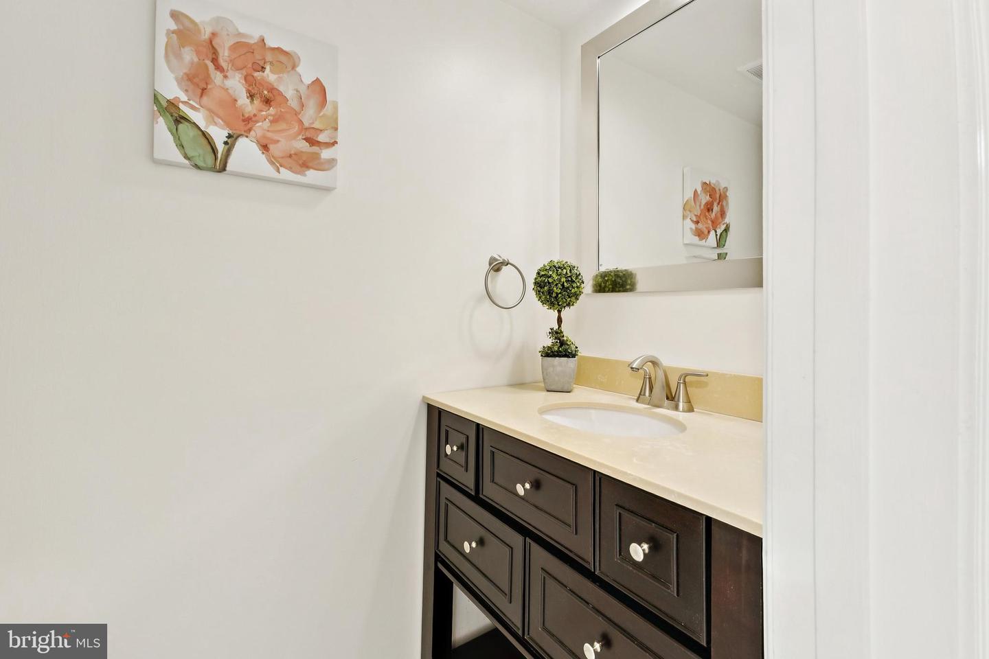 9896 CARDINAL, FAIRFAX, Virginia 22030, 3 Bedrooms Bedrooms, ,2 BathroomsBathrooms,Residential,For sale,9896 CARDINAL,VAFC2007680 MLS # VAFC2007680