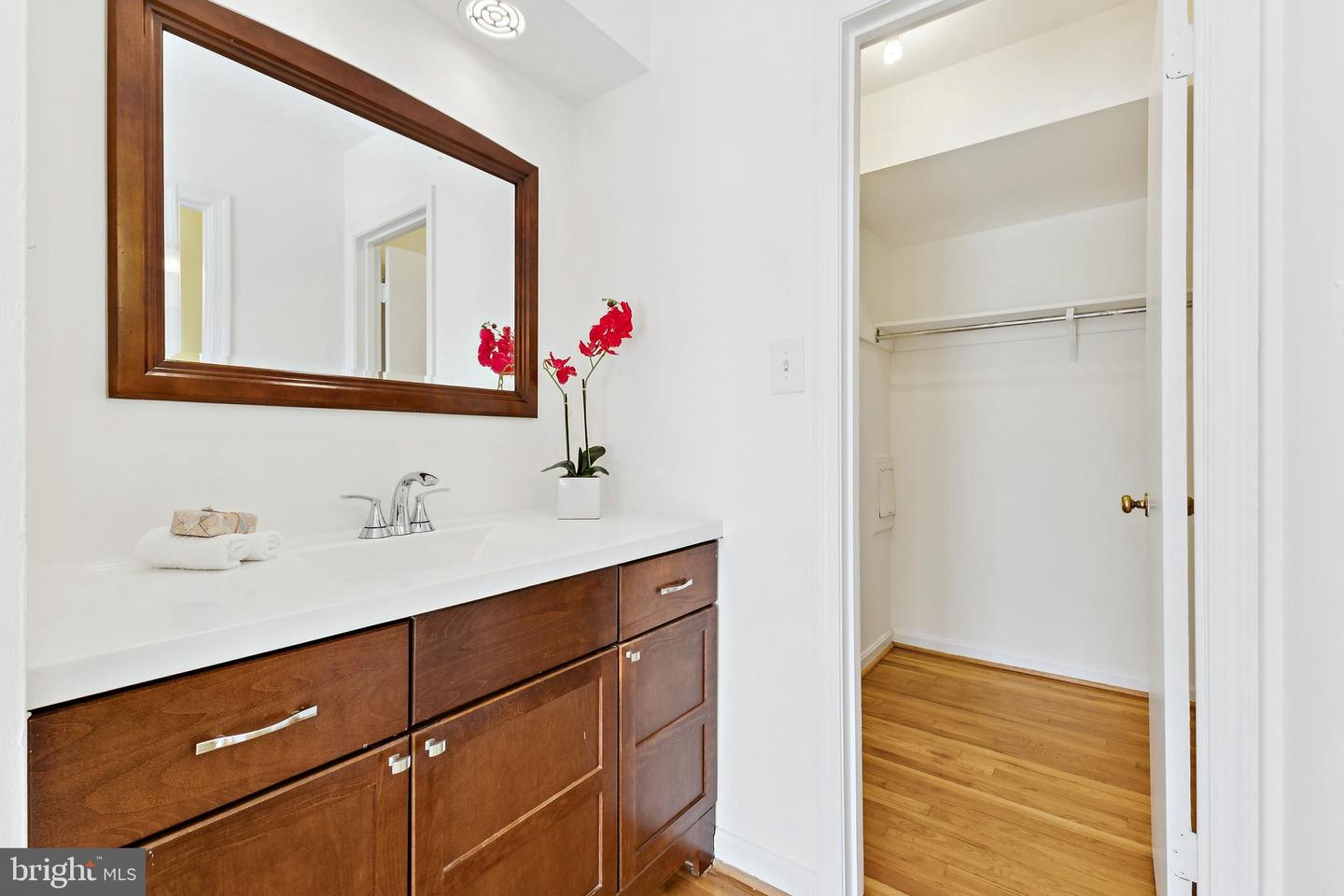 9896 CARDINAL, FAIRFAX, Virginia 22030, 3 Bedrooms Bedrooms, ,2 BathroomsBathrooms,Residential,For sale,9896 CARDINAL,VAFC2007680 MLS # VAFC2007680