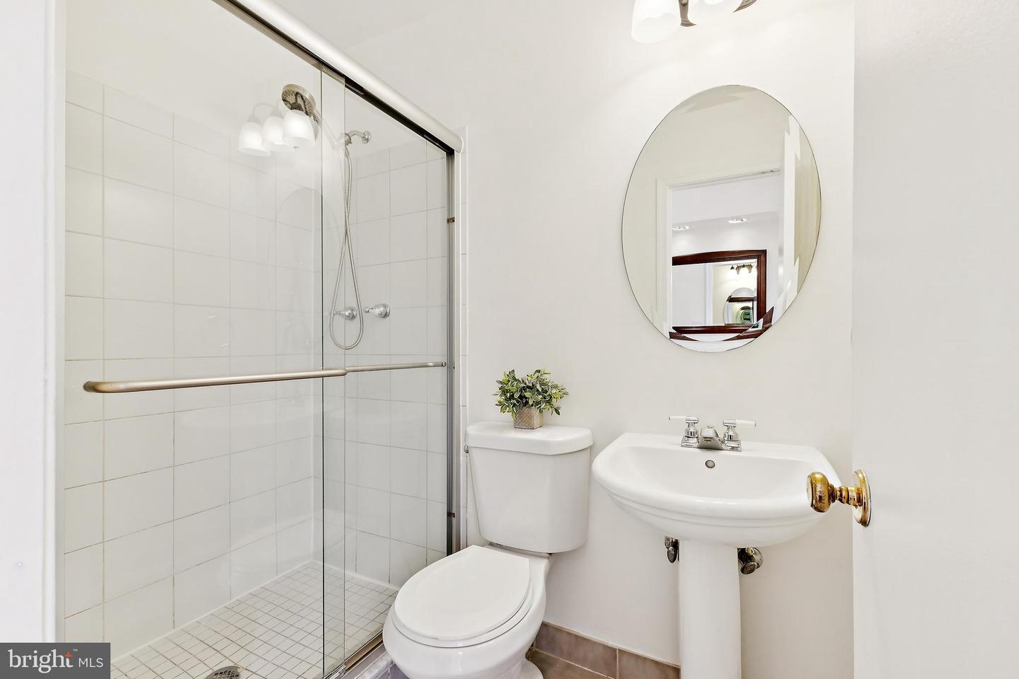 9896 CARDINAL, FAIRFAX, Virginia 22030, 3 Bedrooms Bedrooms, ,2 BathroomsBathrooms,Residential,For sale,9896 CARDINAL,VAFC2007680 MLS # VAFC2007680