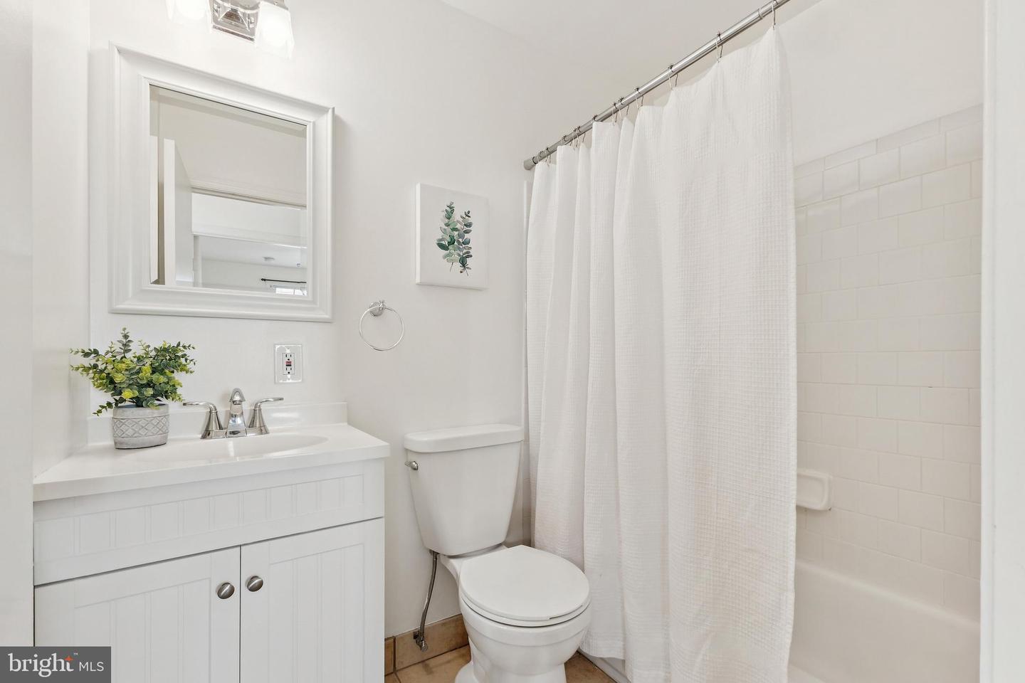 9896 CARDINAL, FAIRFAX, Virginia 22030, 3 Bedrooms Bedrooms, ,2 BathroomsBathrooms,Residential,For sale,9896 CARDINAL,VAFC2007680 MLS # VAFC2007680