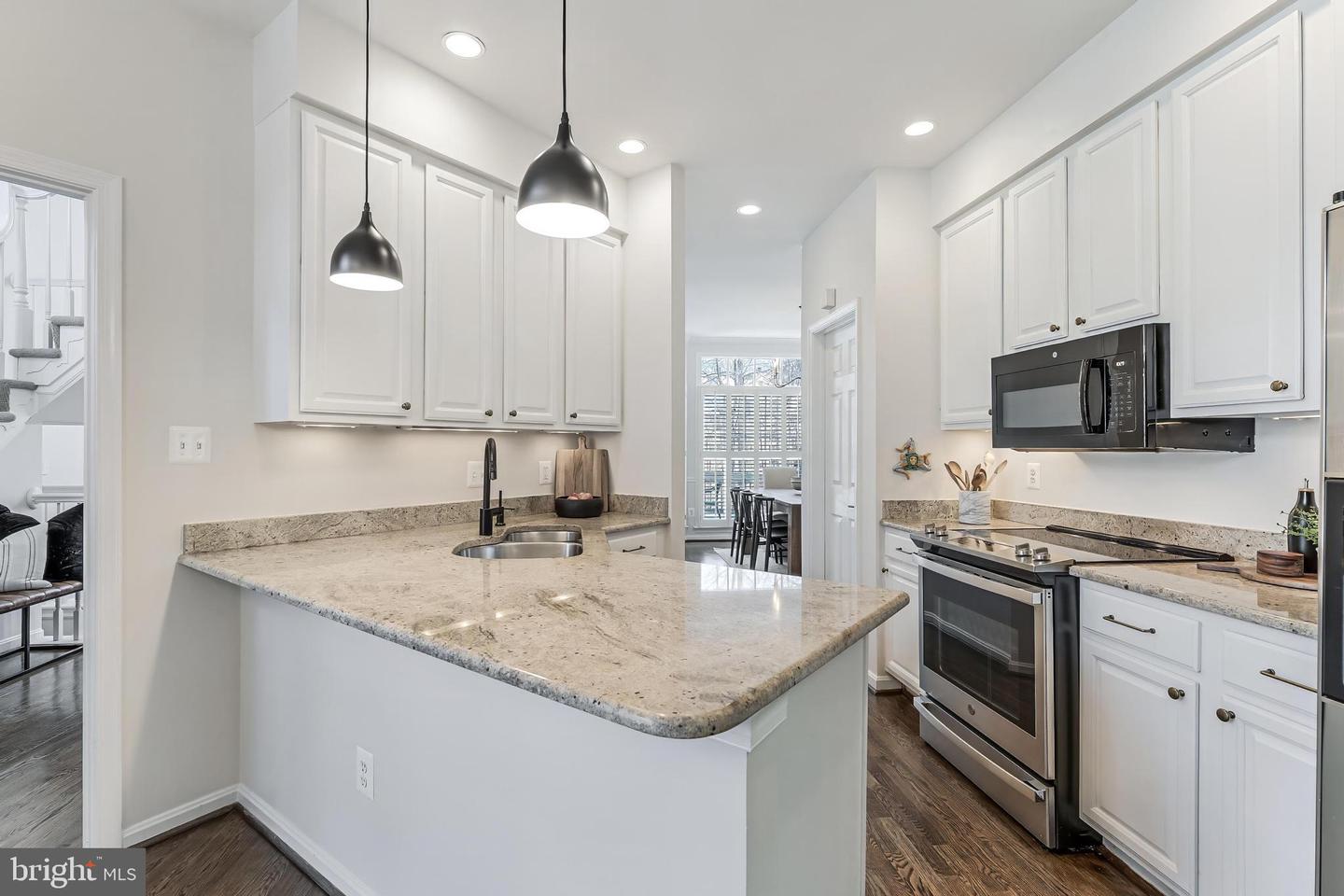 11426 HOLLOW TIMBER CT, RESTON, Virginia 20194, 3 Bedrooms Bedrooms, ,2 BathroomsBathrooms,Residential,For sale,11426 HOLLOW TIMBER CT,VAFX2286856 MLS # VAFX2286856