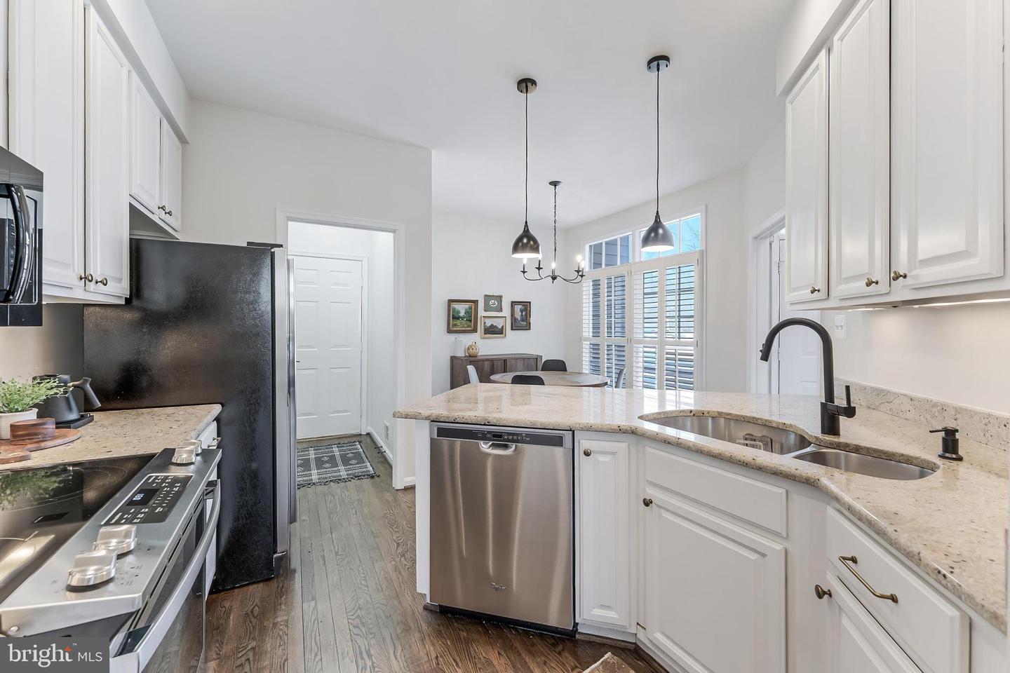 11426 HOLLOW TIMBER CT, RESTON, Virginia 20194, 3 Bedrooms Bedrooms, ,2 BathroomsBathrooms,Residential,For sale,11426 HOLLOW TIMBER CT,VAFX2286856 MLS # VAFX2286856