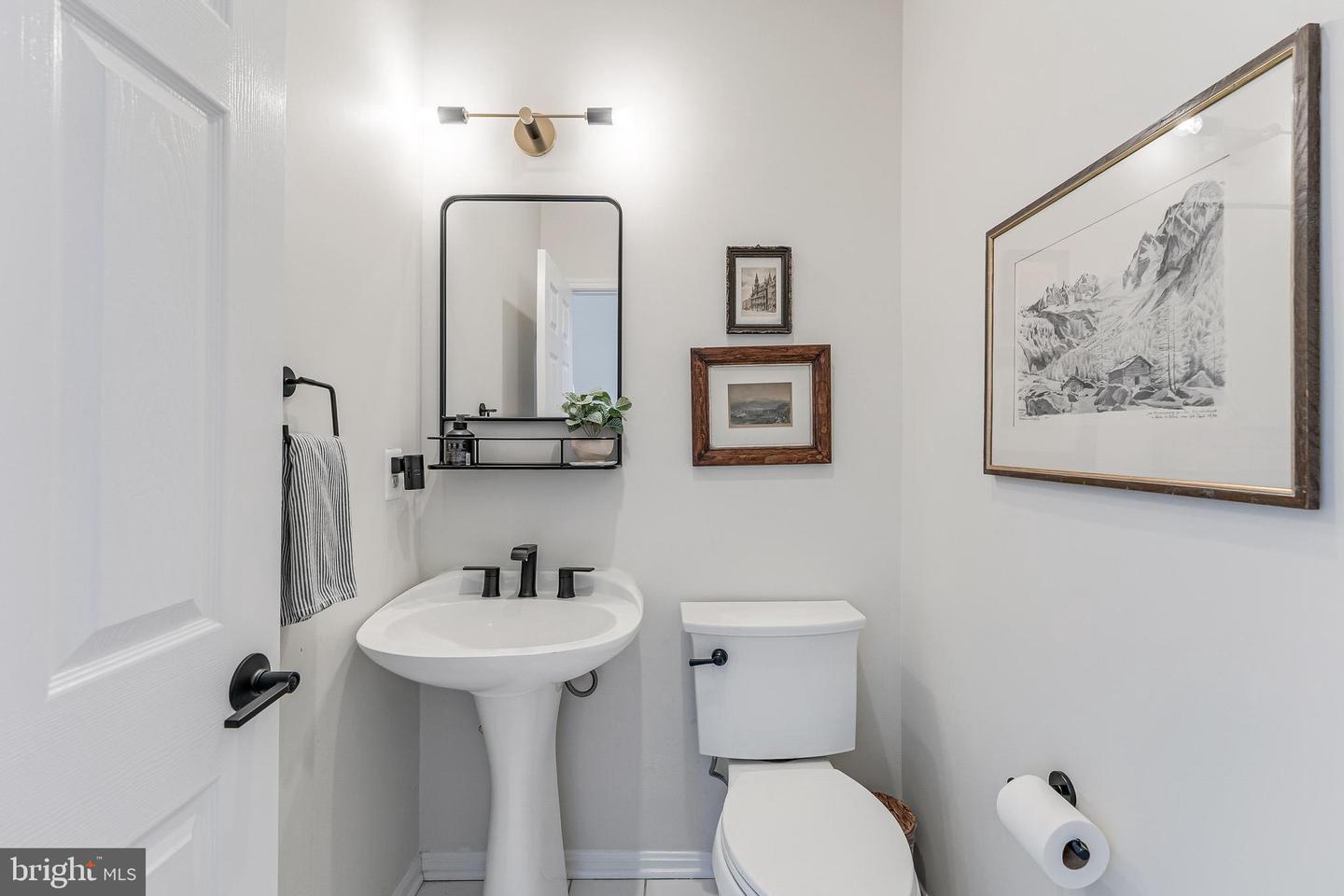 11426 HOLLOW TIMBER CT, RESTON, Virginia 20194, 3 Bedrooms Bedrooms, ,2 BathroomsBathrooms,Residential,For sale,11426 HOLLOW TIMBER CT,VAFX2286856 MLS # VAFX2286856