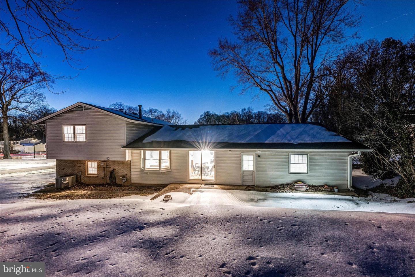 5105 HOLDEN ST, FAIRFAX, Virginia 22032, 4 Bedrooms Bedrooms, ,3 BathroomsBathrooms,Residential,For sale,5105 HOLDEN ST,VAFX2287890 MLS # VAFX2287890